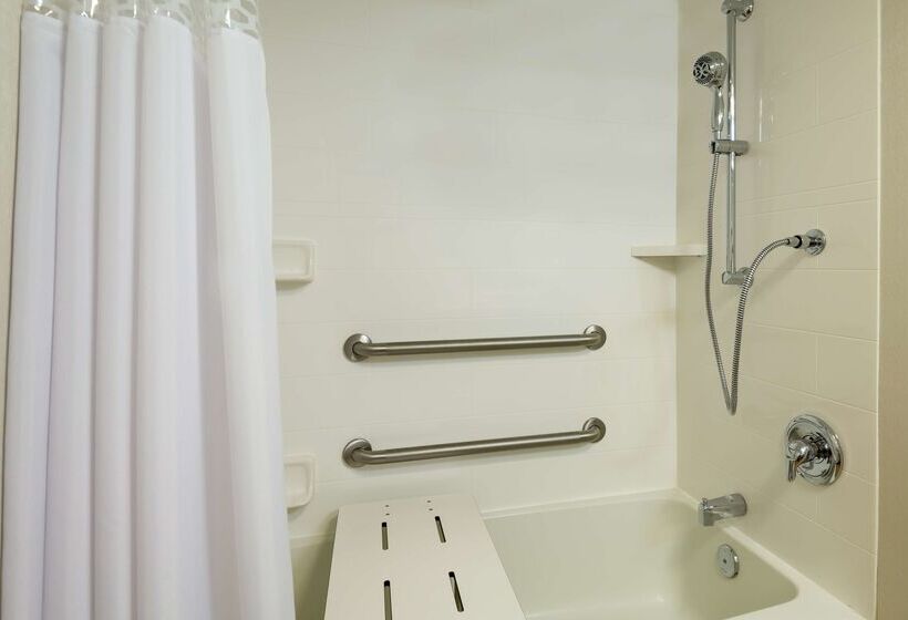 Отель Hampton Inn Buffaloairport/galleria Mall