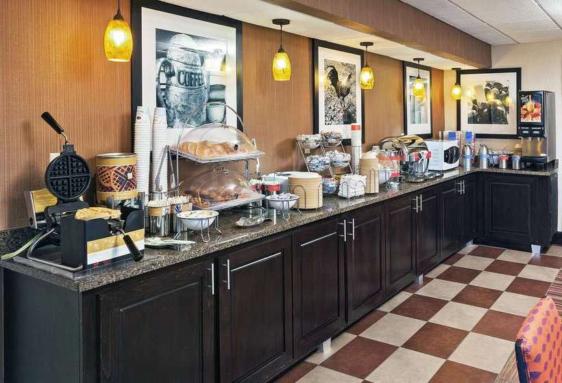 فندق Hampton Inn By Hilton Clarksville