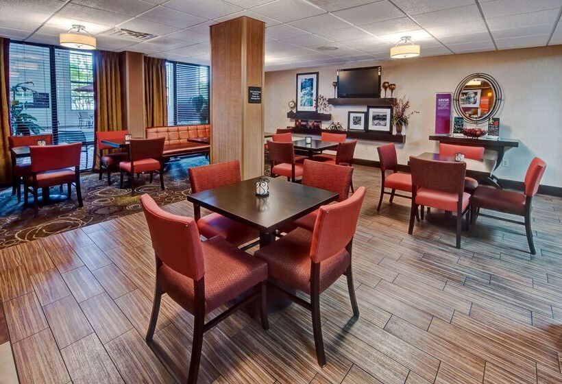 فندق Hampton Inn By Hilton Clarksville