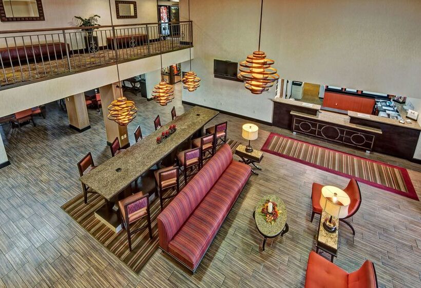 فندق Hampton Inn By Hilton Clarksville