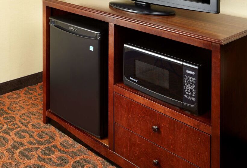 هتل Hampton Inn Clevelanddowntown