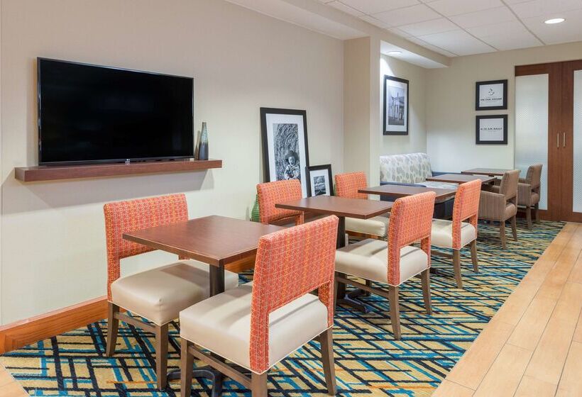 فندق Hampton Inn Columbia