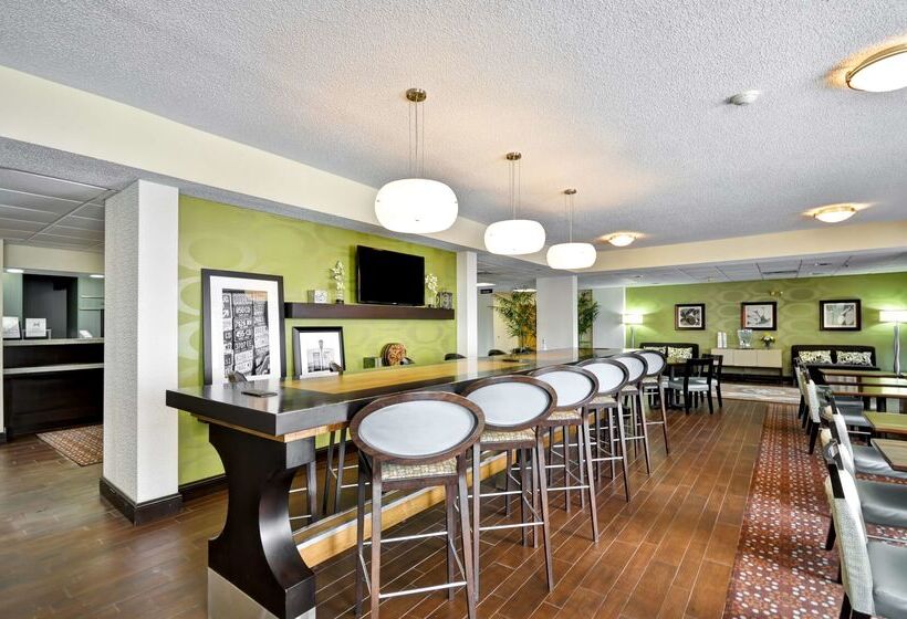 Отель Hampton Inn Columbus/dublin