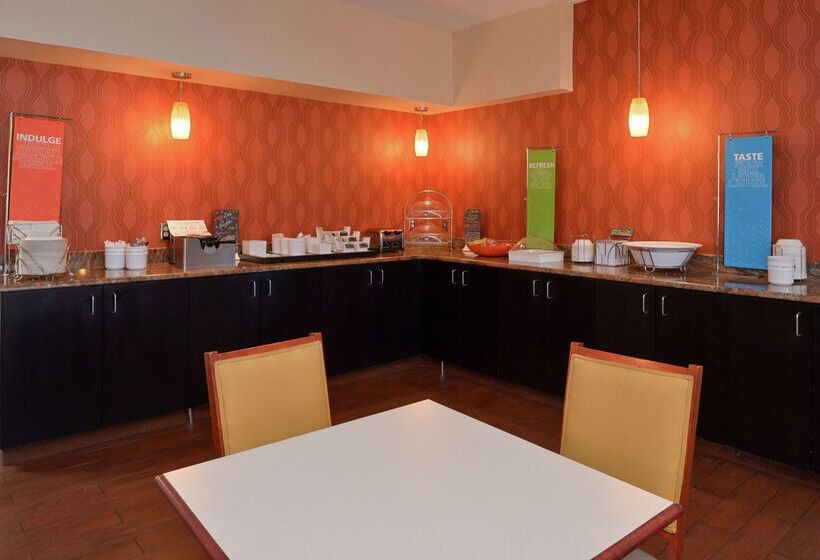 호텔 Hampton Inn Columbus East