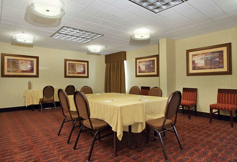 Отель Hampton Inn Columbusairport