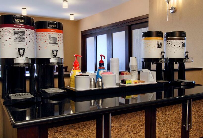 Отель Hampton Inn Columbusairport