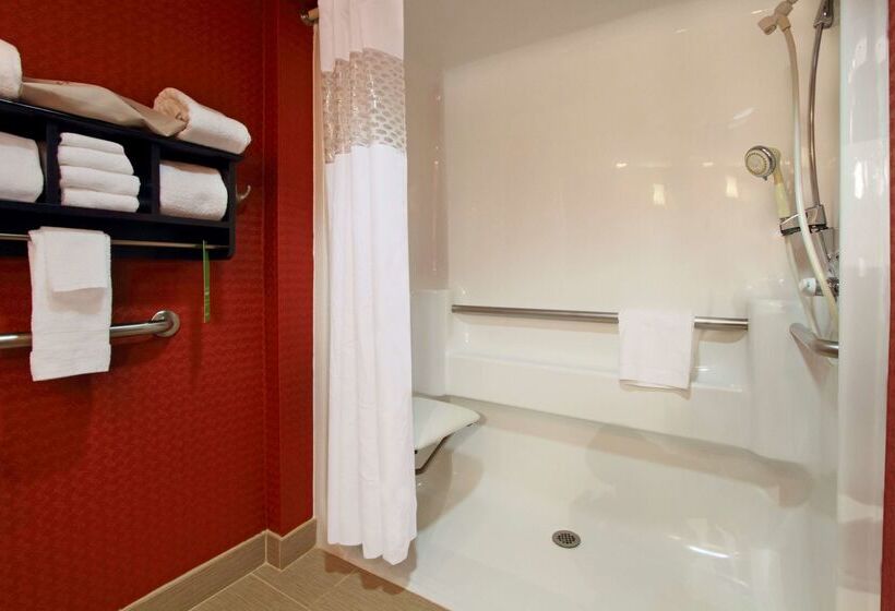 Отель Hampton Inn Columbusairport