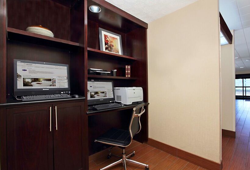 Отель Hampton Inn Columbusairport