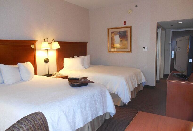 Отель Hampton Inn Columbusairport