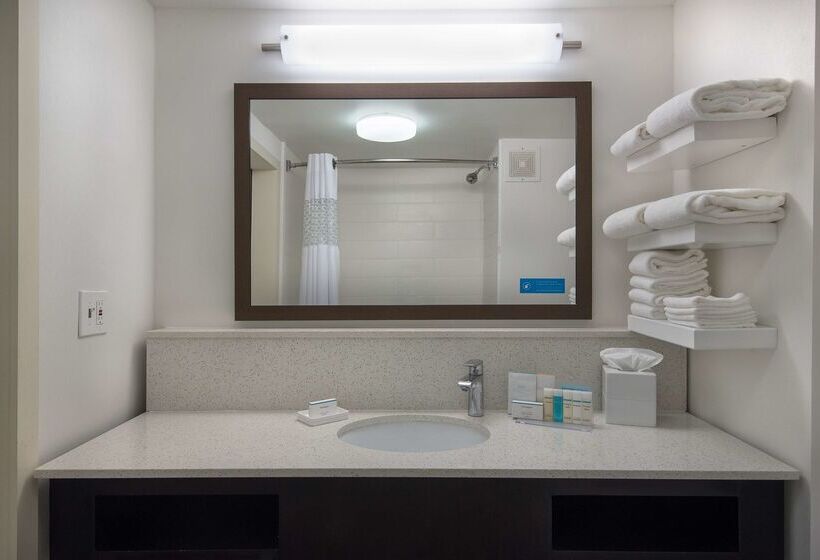 فندق Hampton Inn Commerce