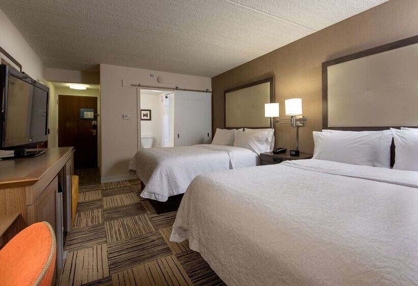 فندق Hampton Inn Commerce