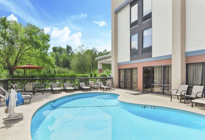 فندق Hampton Inn Commerce