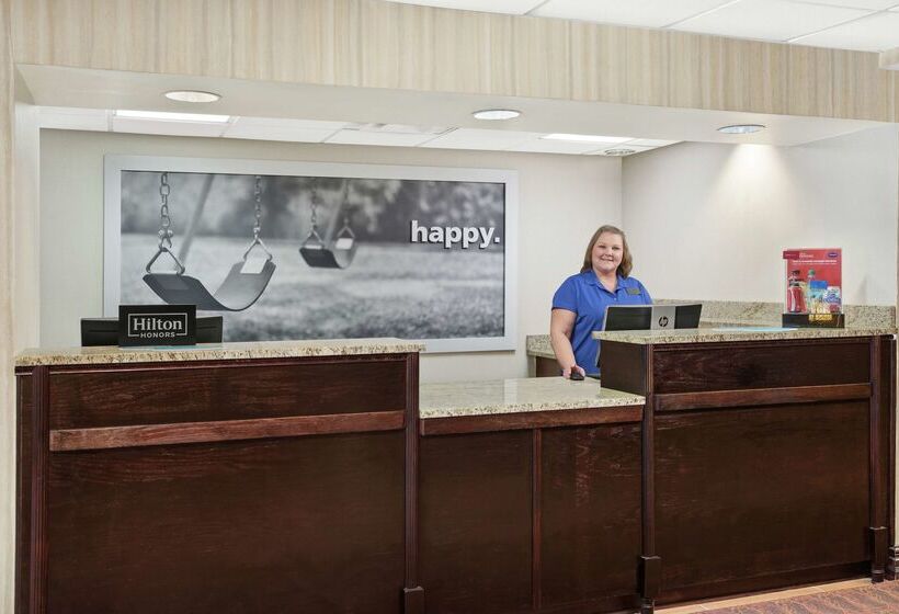فندق Hampton Inn Commerce