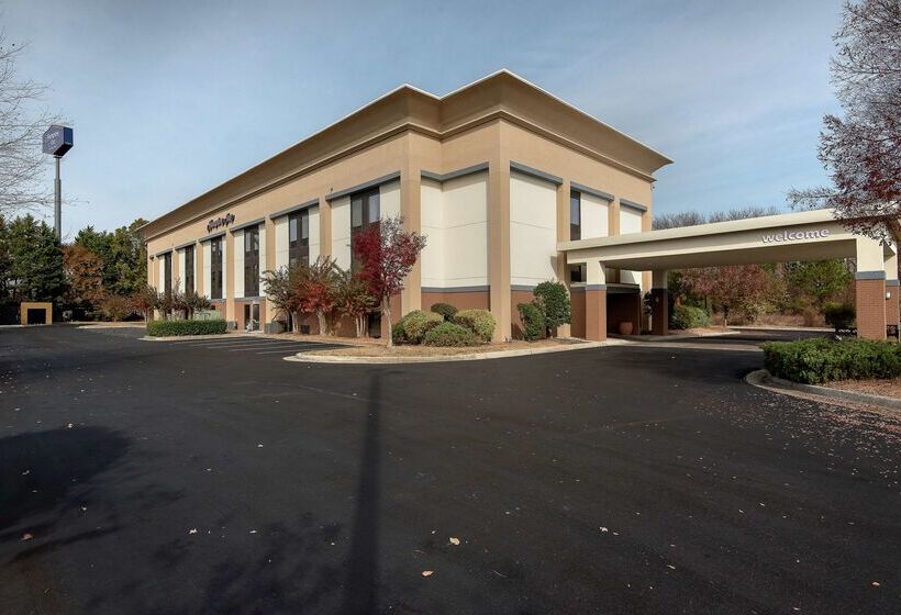 فندق Hampton Inn Commerce