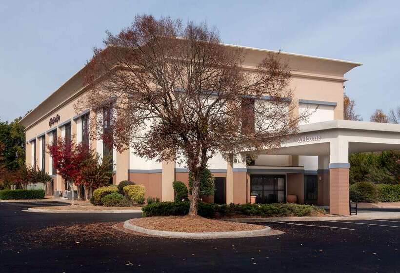 فندق Hampton Inn Commerce