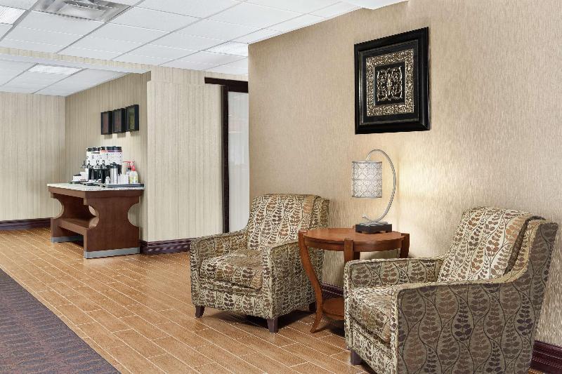 فندق Hampton Inn Commerce