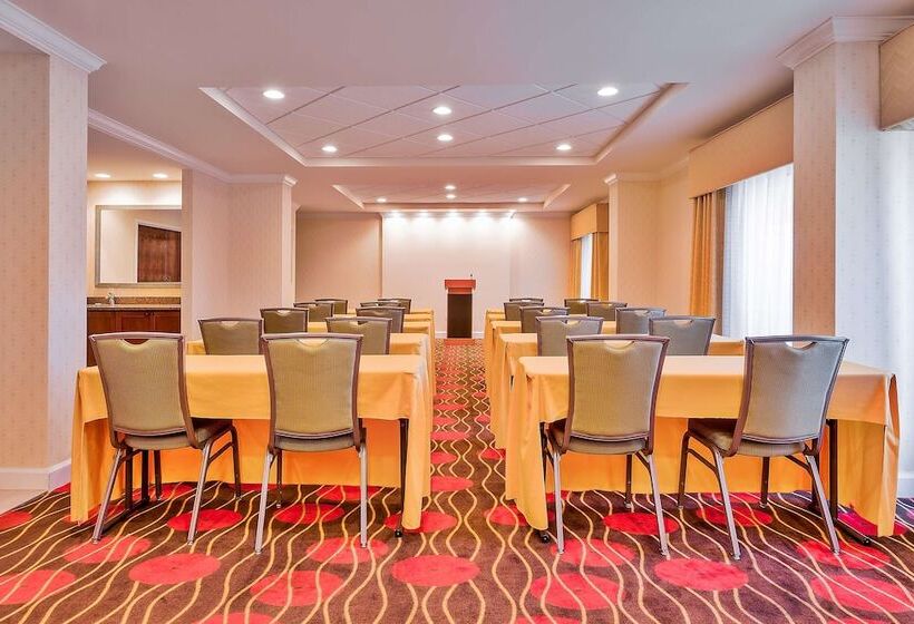 فندق Hampton Inn Conyers