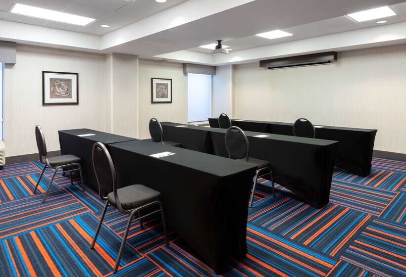 호텔 Hampton Inn Denverinternational Airport