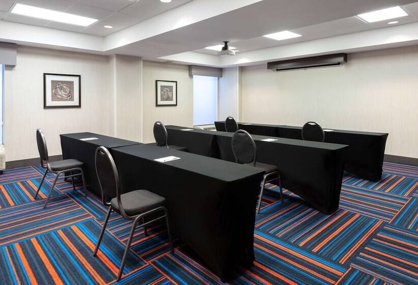 호텔 Hampton Inn Denverinternational Airport