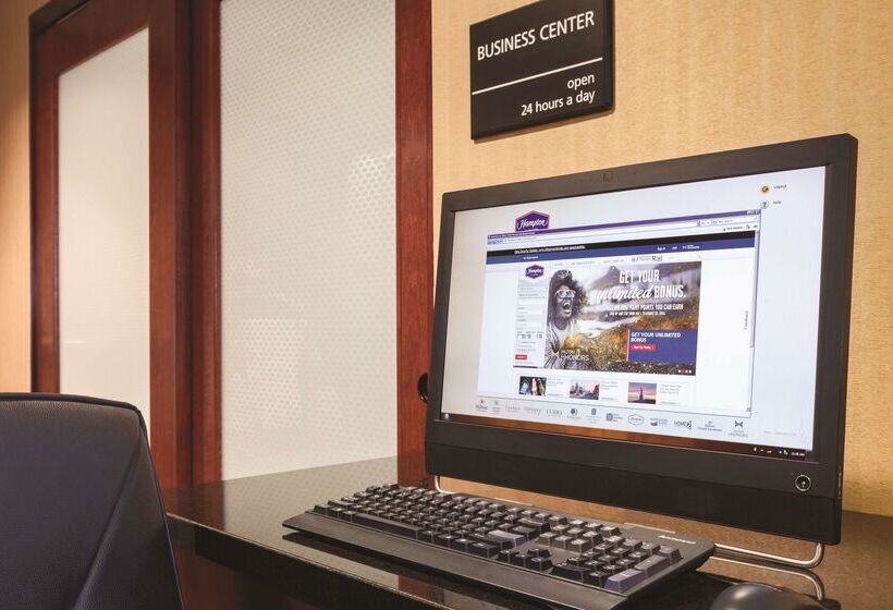 בית מלון כפרי Hampton Inn Des Moinesairport