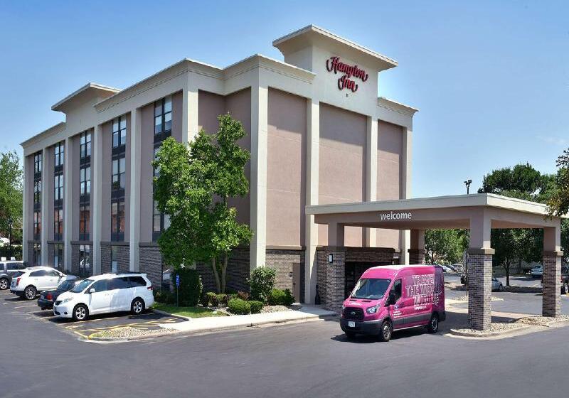 בית מלון כפרי Hampton Inn Des Moinesairport