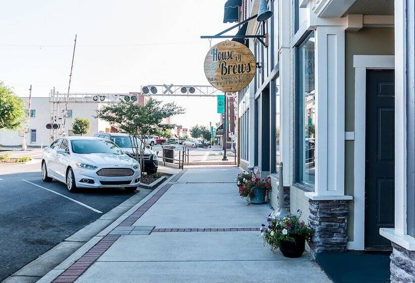 ホテル Hampton Inn Dickson