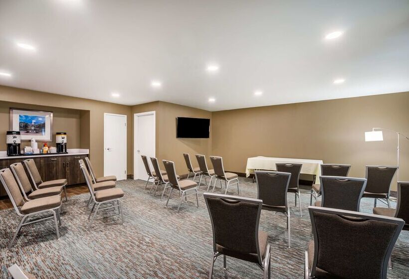 Отель Hampton Inn Dover