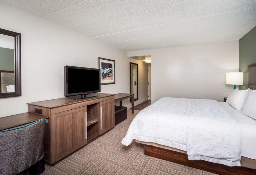 Отель Hampton Inn Dover