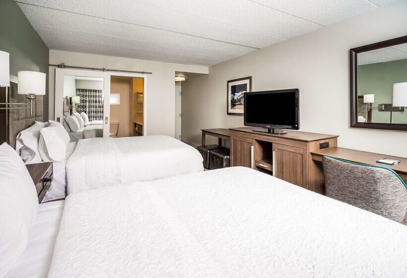 Отель Hampton Inn Dover