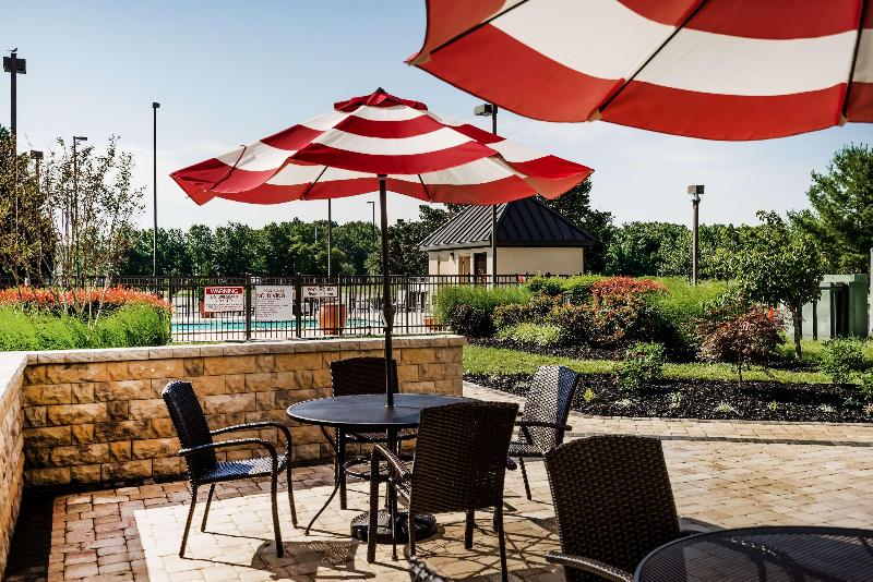 Отель Hampton Inn Dover