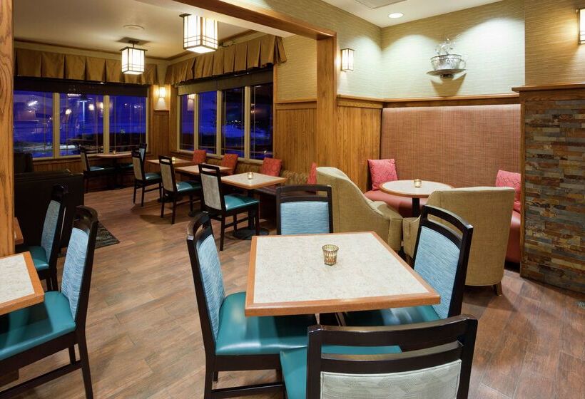 בית מלון כפרי Hampton Inn Duluth Canal Park