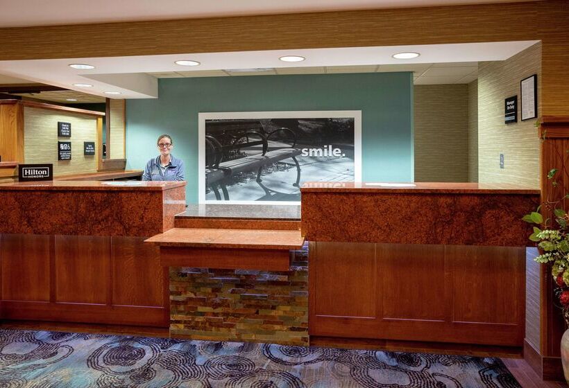 هتل Hampton Inn Duluth Canal Park