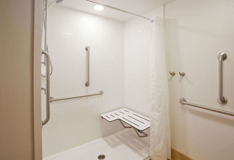 בית מלון כפרי Hampton Inn Duluth Canal Park