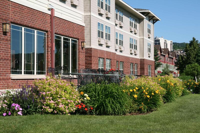 בית מלון כפרי Hampton Inn Duluth Canal Park