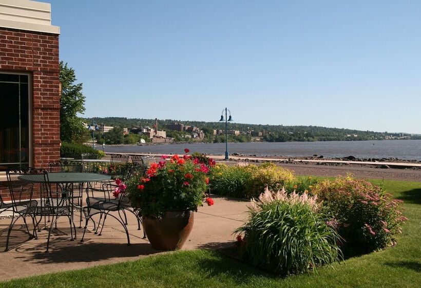 هتل Hampton Inn Duluth Canal Park