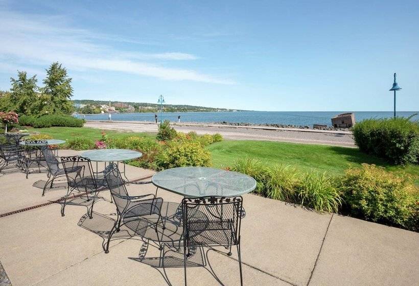 בית מלון כפרי Hampton Inn Duluth Canal Park