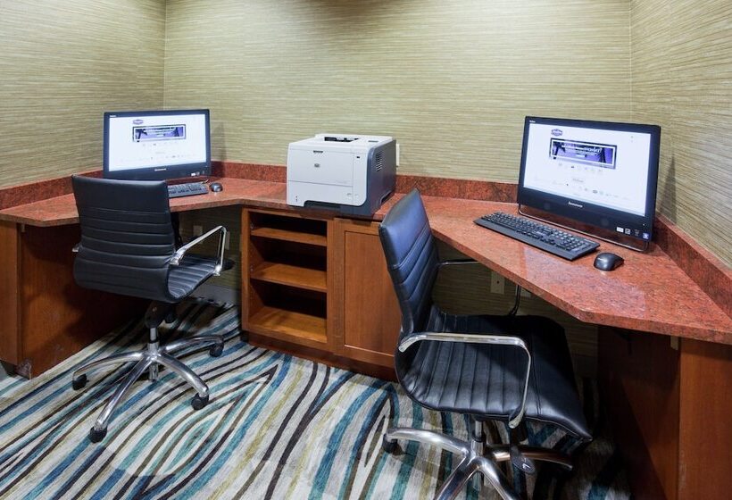 בית מלון כפרי Hampton Inn Duluth Canal Park