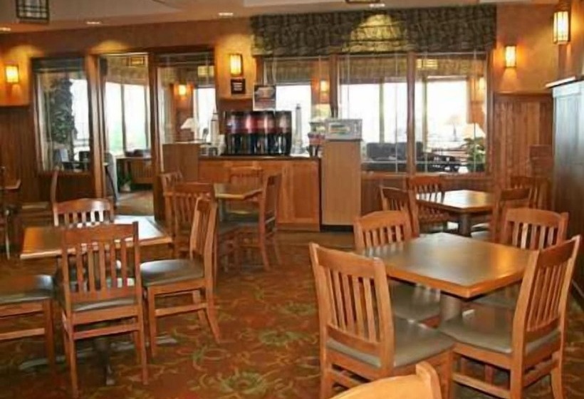 בית מלון כפרי Hampton Inn Duluth Canal Park