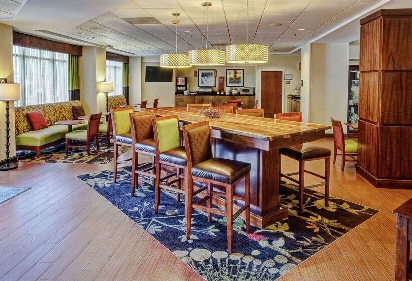 ホテル Hampton Inn Elizabeth City
