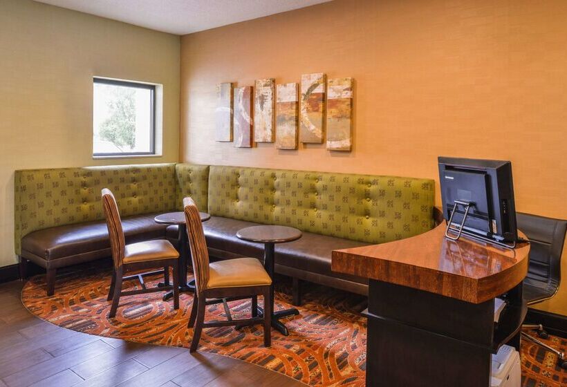 ホテル Hampton Inn Elkhart In