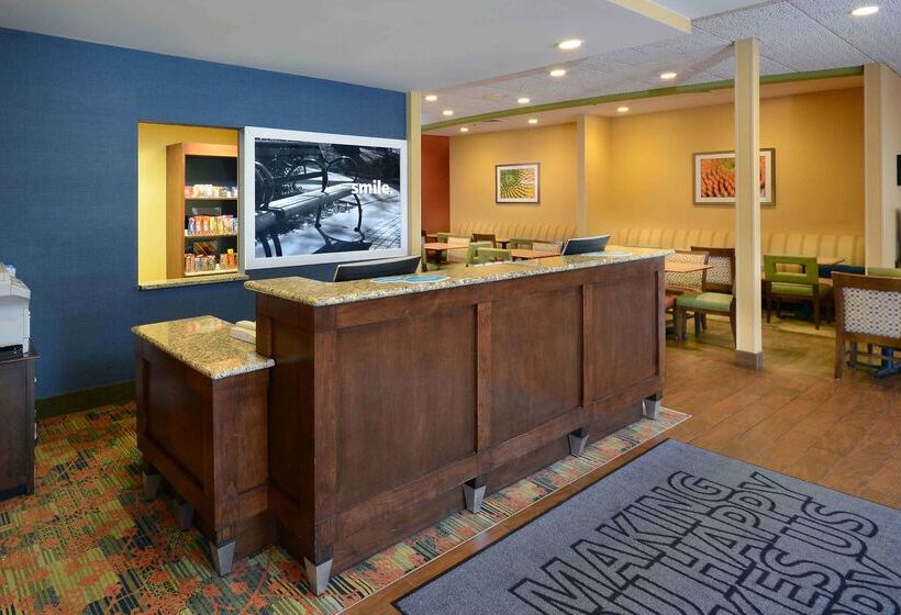 ホテル Hampton Inn Fayetteville Fort Liberty
