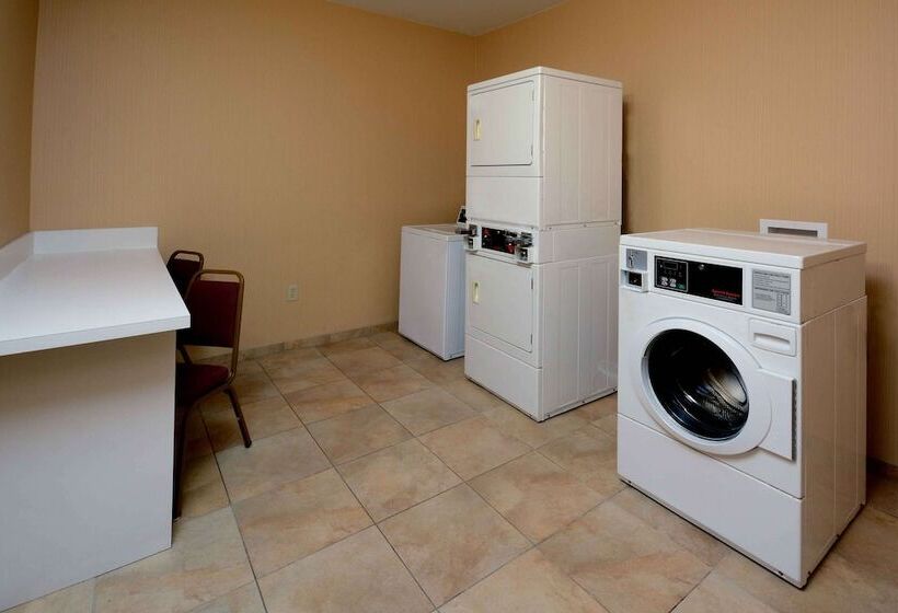 ホテル Hampton Inn Fayetteville Fort Liberty