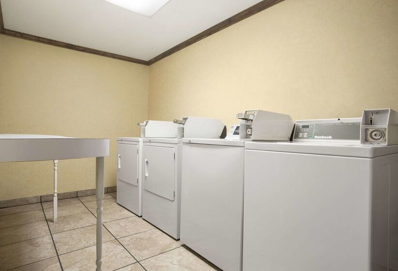 فندق Hampton Inn Forrest City