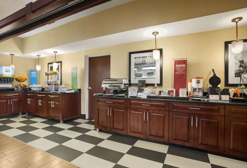 فندق Hampton Inn Forrest City