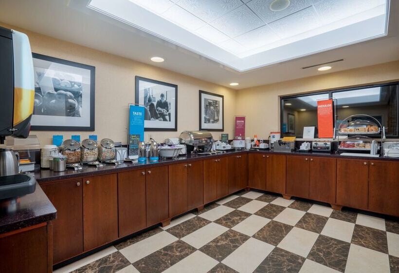فندق Hampton Inn Frostburg
