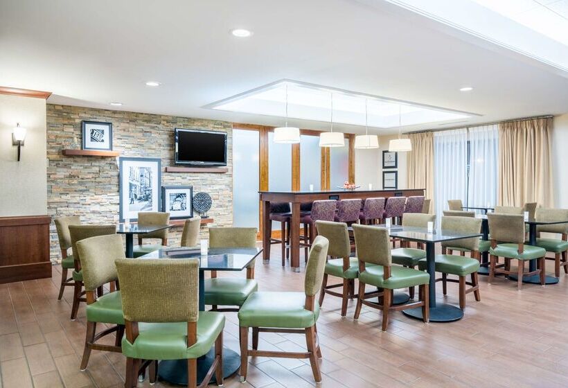 호텔 Hampton Inn Frostburg