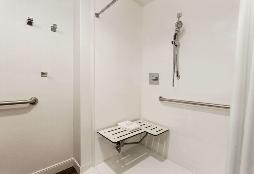 هتل Hampton Inn Fort Smith