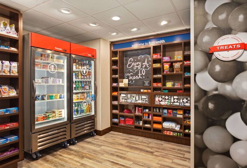 هتل Hampton Inn Fort Smith