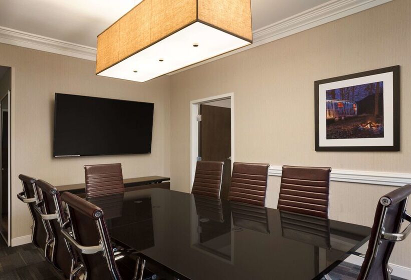 هتل Hampton Inn Fort Smith