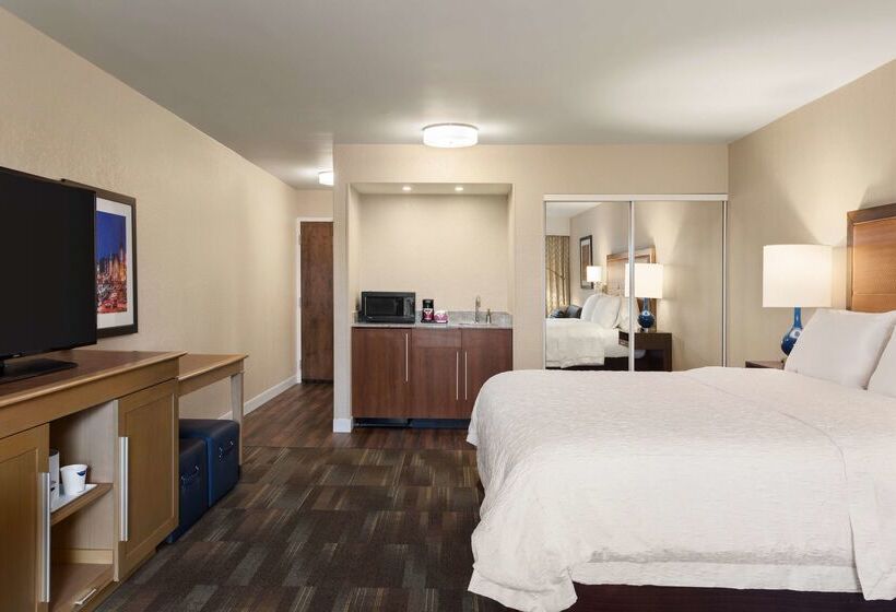 هتل Hampton Inn Fort Smith